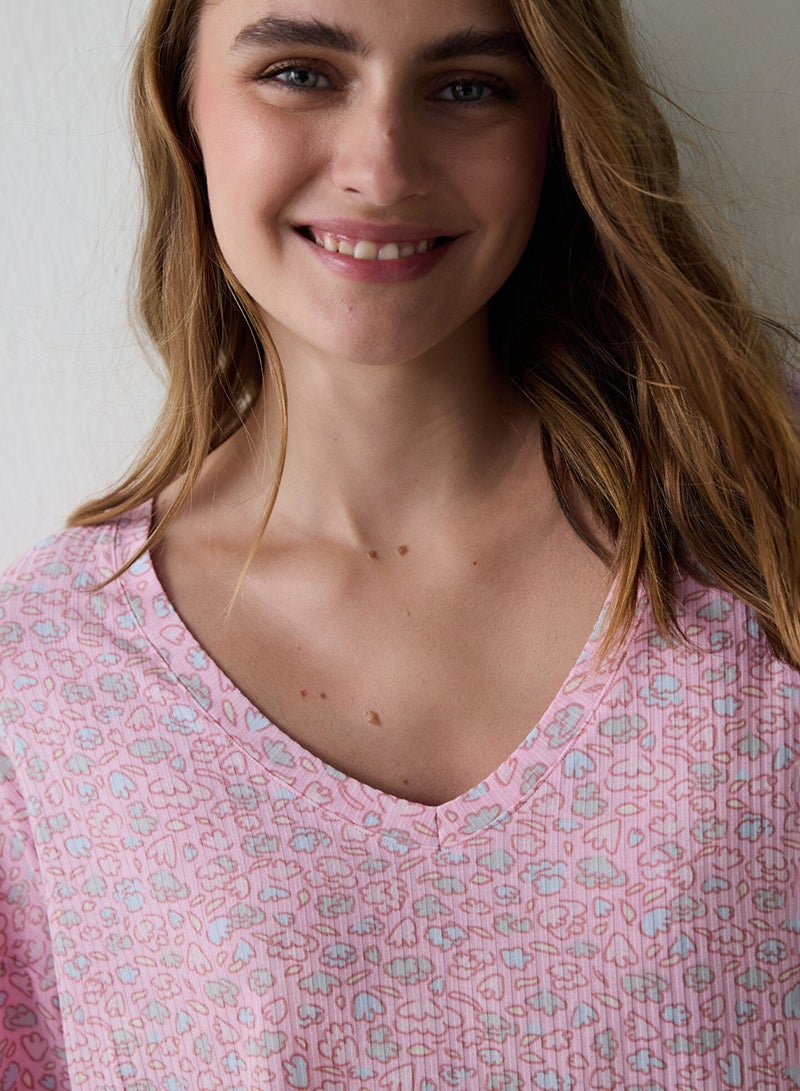 بنتي بلوزة بيجامة قصيرة بأكمام قصيرة وياقة على شكل حرف  بنقش الزهور - Image 3